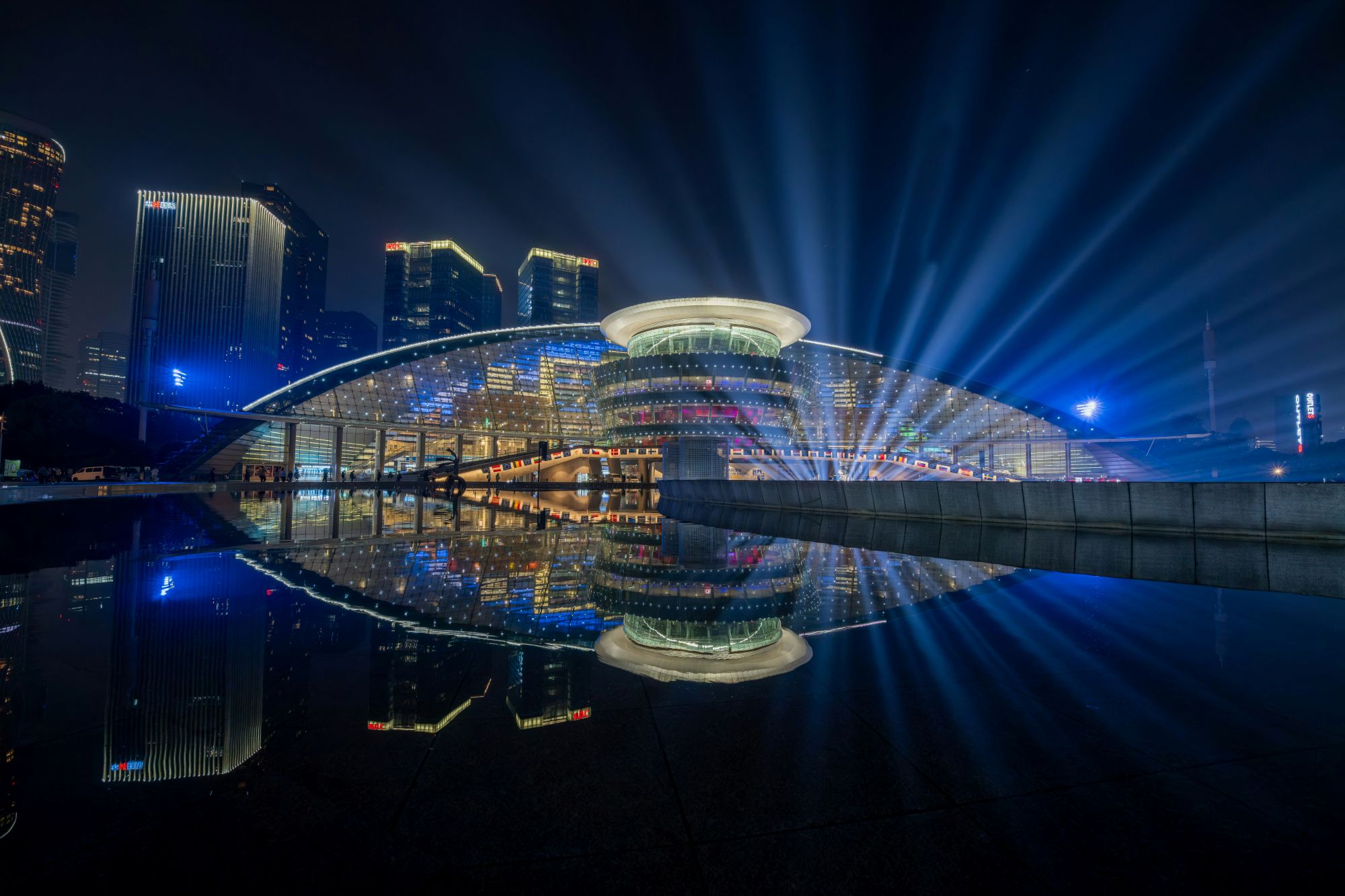 lightman qian bGXDyiv yiA unsplash