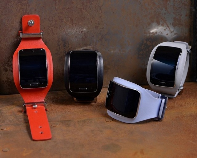 Diesel Black Gold Samsung Gear S Suradnja