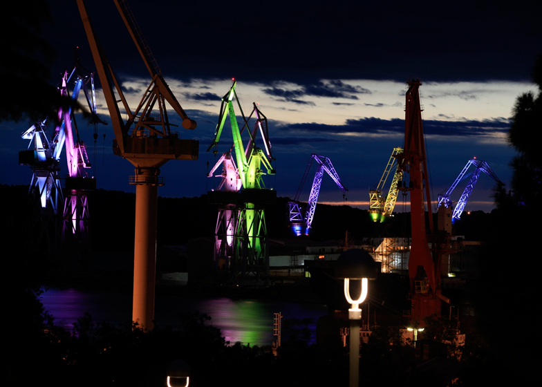 Lighting Giants 3