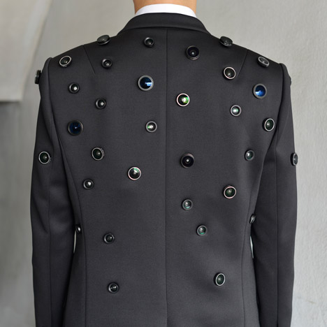 Aposematic-Jacket-by-Shinseungback-Kimyonghun dezeen 7