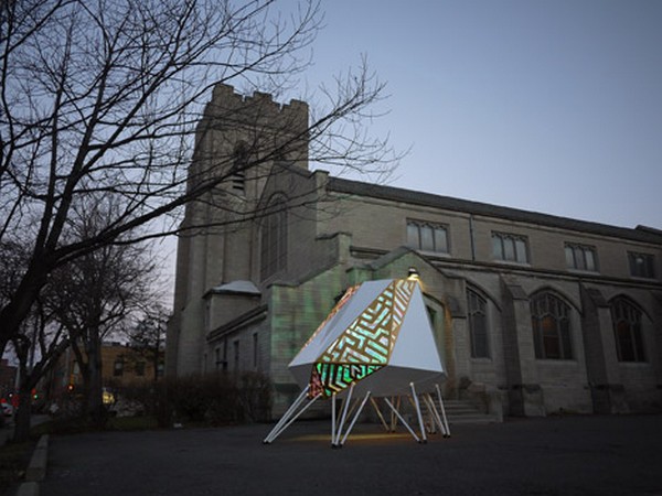 The Mothership mobile DJ-booth by Anya Sirota 11