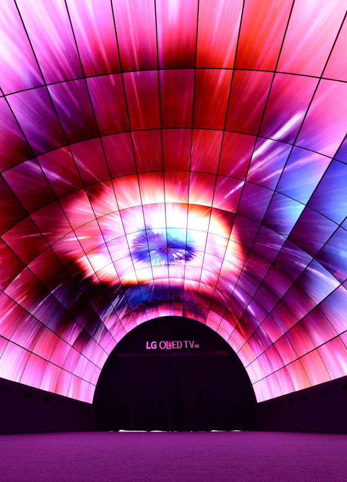 OLED Tunnel 2