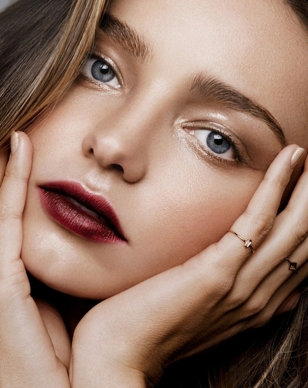 miranda kerr lipstick makeup 2015 01 cr