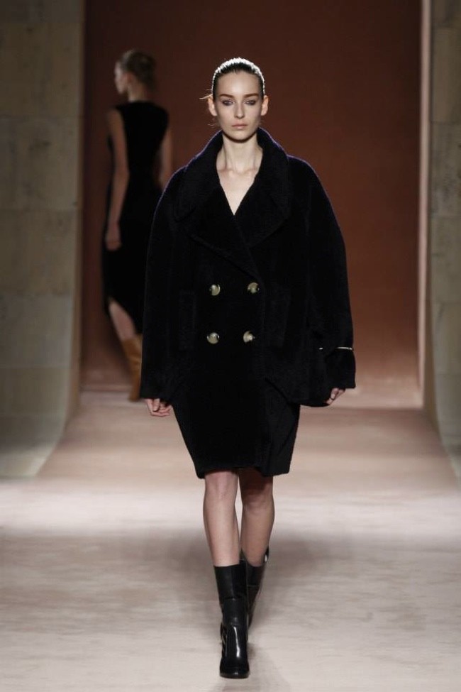 victoria-beckham-fall-2015-runway-show04