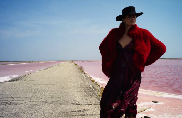 isabeli-fontana-by-cedric-buchet-elle-france-august-2015-01-620x402
