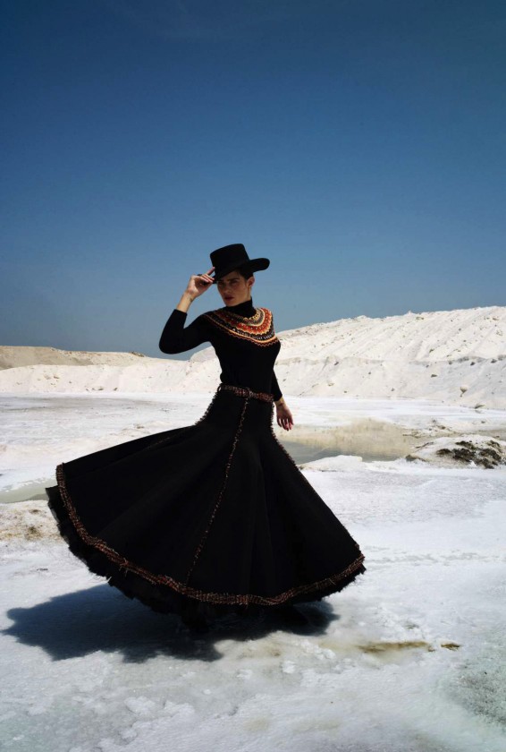 isabeli-fontana-by-cedric-buchet-elle-france-august-2015-09-566x840
