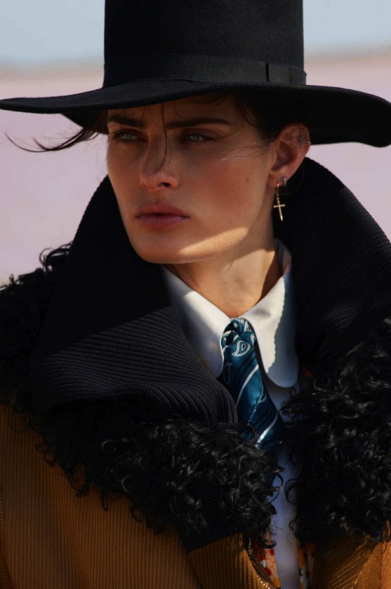 isabeli-fontana-by-cedric-buchet-elle-france-august-2015-20-557x840