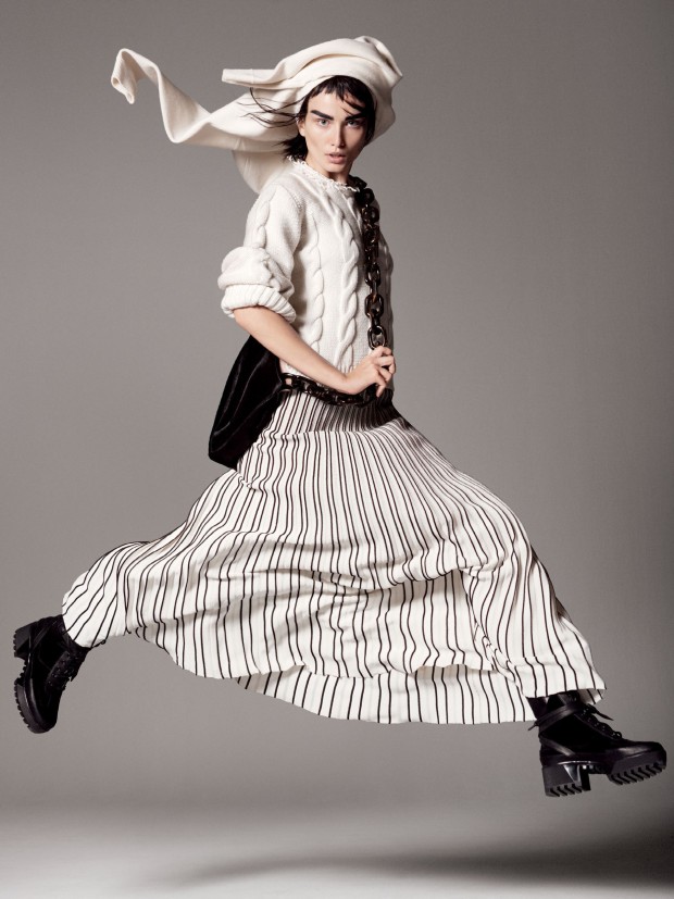 vogue-us-october-2015-andreea-diaconu-by-david-sims.1-620x827