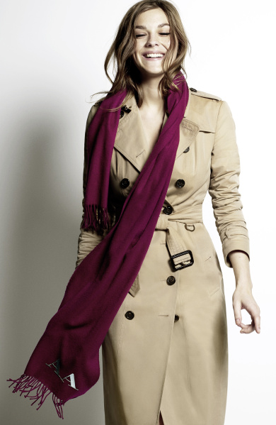 Burberry Scarf Styling - The Bandana step one featuring Amber Anderson