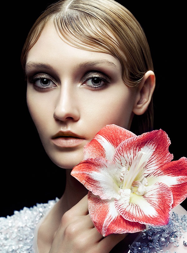 Bazaar-Vietnam-Kiss-Curls-Beauty-Editorial04