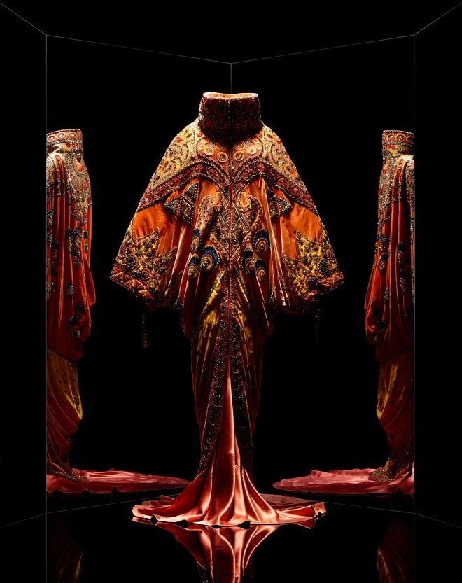 DIOR ENSEMBLE SHEHERAZADE CREDITS PHOTO NICHOLAS ALAN COPE