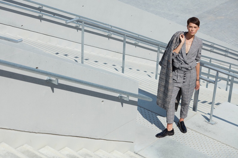 Loane Normand ELLE France September 2017 Editorial01