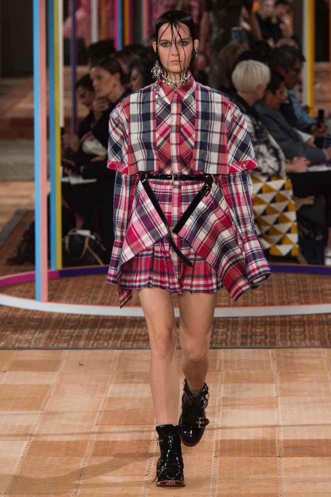 Alexander McQueen Spring Summer 2018 Runway15