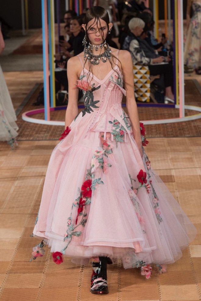 Alexander McQueen Spring Summer 2018 Runway15