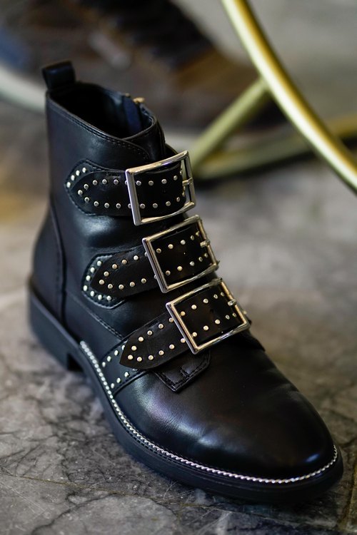 deichmann1