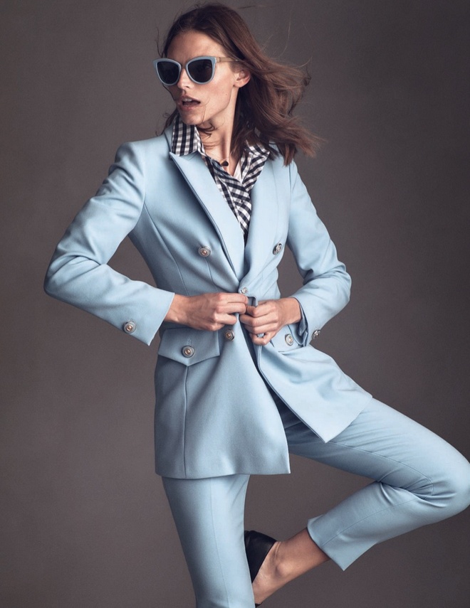 Karlina Caune ELLE Italy Cover Photoshoot06