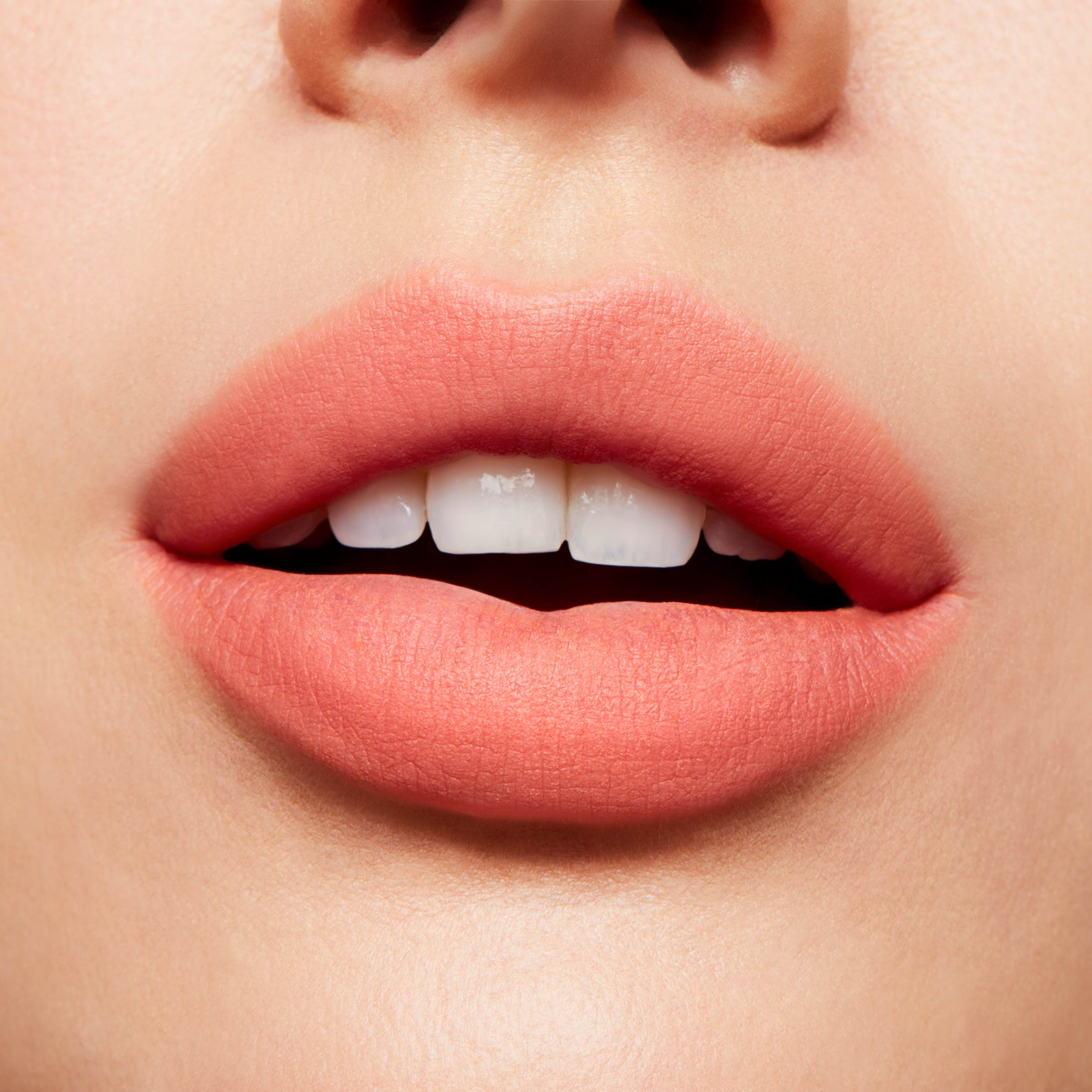 773602567867 LIP MullItOver LIGHT